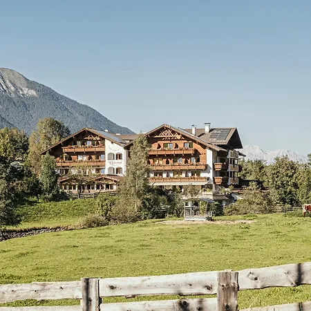 Hotel Biohotel Rastbichlhof Inkl Stubai Super Card 4*