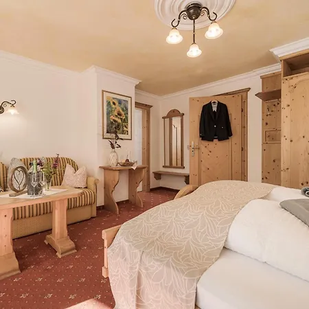 Hotel Biohotel Rastbichlhof Inkl Stubai Super Card 4*