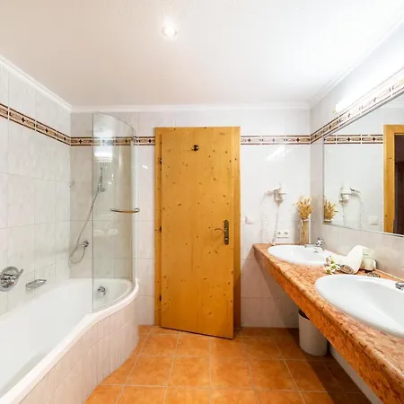 Biohotel Rastbichlhof מלון ניוסטיפט אים סטובאיטל